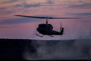 Iranian Army Performs Nocturnal Heliborne Operation in Drill

