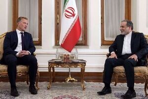 Iran FM: US's approach main obstacle to ending war
