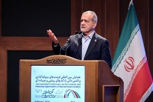 Pezeshkian Rejects Foreign Interference, Urges Peaceful Settlement of Regional Issues
