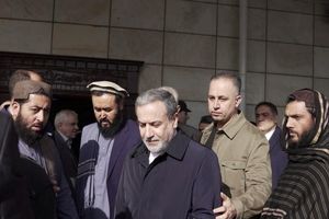 Iran’s FM meets Afghanistan’s acting PM in Kabul

