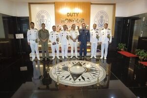  Iran’s naval combat fleet docks in Mumbai

