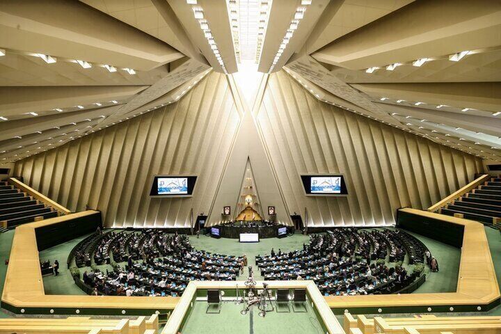 Iran’s parliament holds 1st open session after 4 months